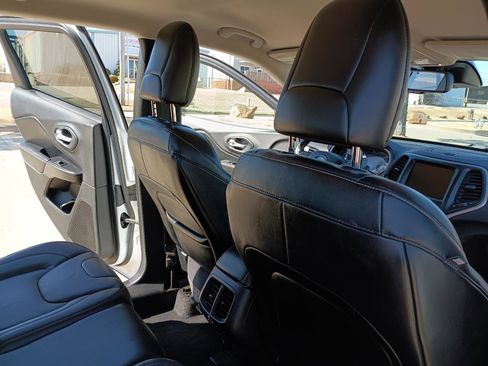 Used 2014 Jeep Cherokee Limited w/ Technology Group image 15