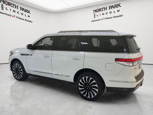 Used 2023 Lincoln Navigator Black Label AWD/4WD image 7