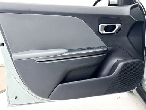 Used 2025 Kia K4 LXS image 27