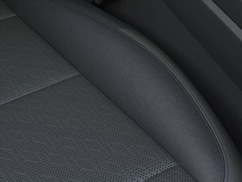 New 2026 Chevrolet Equinox LT w/ Convenience Package II FWD image 21