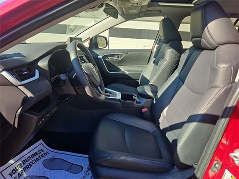 Used 2025 Toyota RAV4 XLE Premium image 20