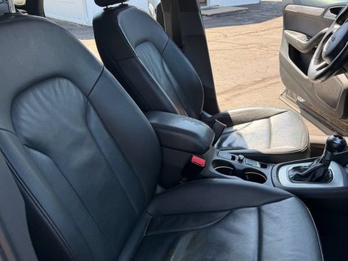 Used 2018 Audi Q3 2.0T Premium w/ Convenience Package AWD/4WD image 15