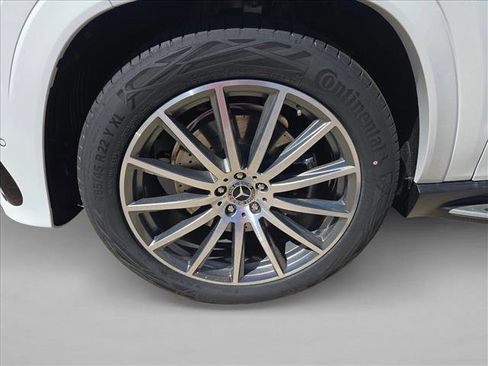 New 2026 Mercedes-Benz GLS 580 4MATIC image 9