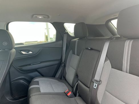 Used 2025 Chevrolet Blazer LT image 40