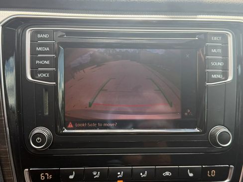Used 2016 Volkswagen Passat 1.8T SE FWD image 24