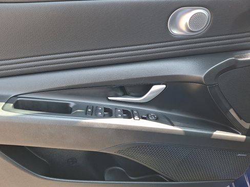 Certified 2023 Hyundai Elantra Limited FWD image 12