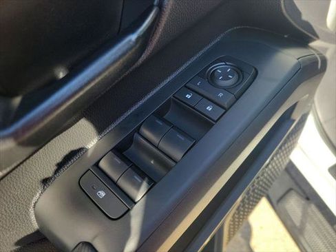 Certified 2025 Toyota Tacoma SR5 image 12