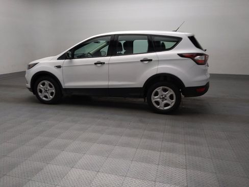Used 2019 Ford Escape S image 3