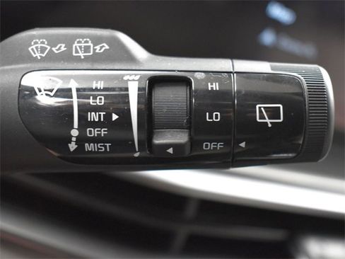 Certified 2025 Kia Sorento S w/ Panoramic Sunroof Package image 28