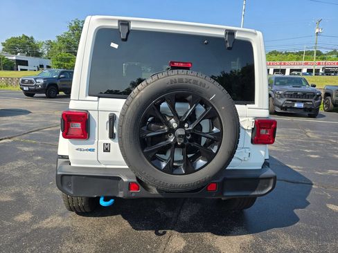 Used 2024 Jeep Wrangler Unlimited Sahara w/ Safety Group AWD/4WD image 6