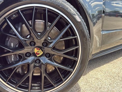 Used 2019 Porsche Panamera 4 AWD/4WD image 28