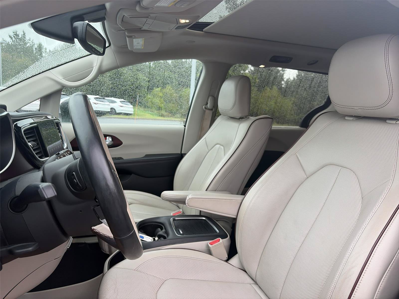Used 2017 Chrysler Pacifica Limited FWD image 19