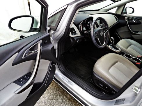 Used 2016 Buick Verano w/ Comfort Package FWD image 9