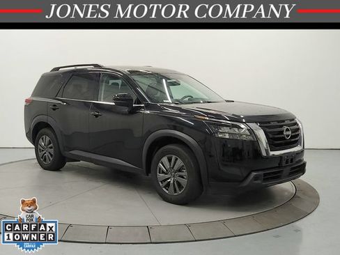 Used 2025 Nissan Pathfinder SV AWD/4WD image 1