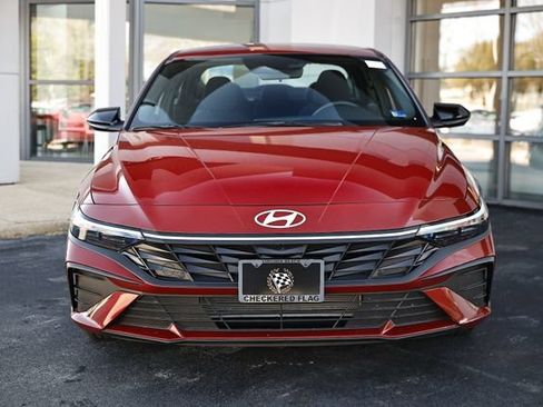 Certified 2025 Hyundai Elantra Sport FWD image 11