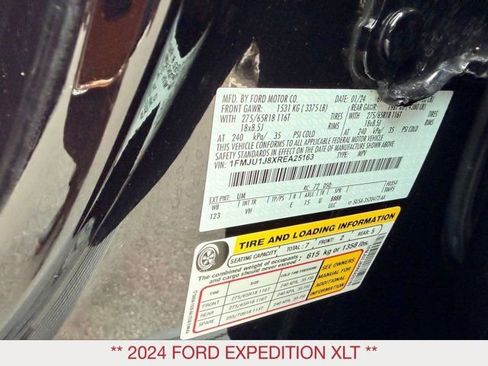 Used 2024 Ford Expedition XLT image 28