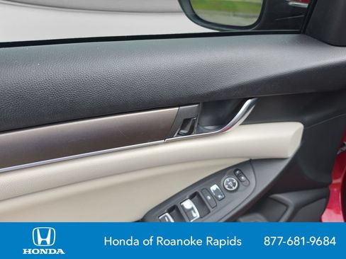 Used 2019 Honda Accord LX image 11