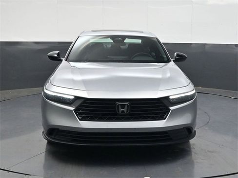 Used 2023 Honda Accord Sport image 9