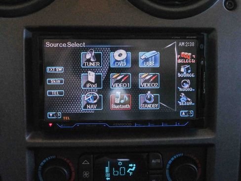 Used 2004 HUMMER H2 w/ Chrome Appearance Package image 70