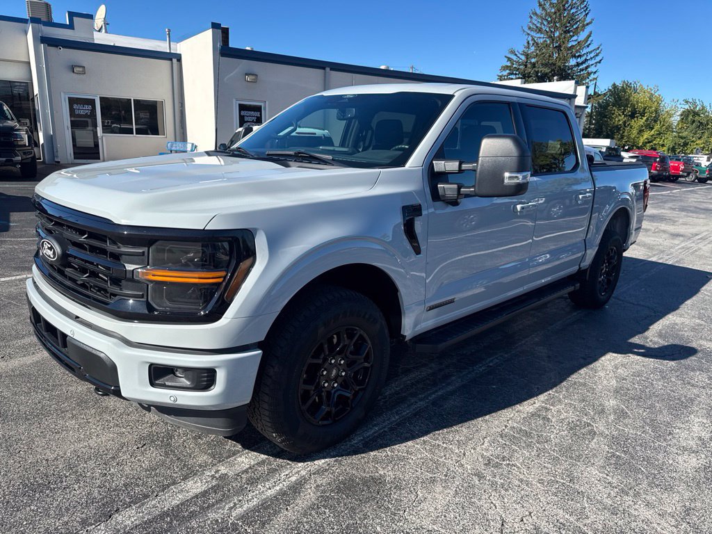 Used 2024 Ford F250 Lariat w/ Chrome Package AWD/4WD image 8