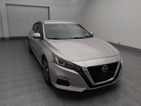 Used 2021 Nissan Altima 2.5 SV FWD image 14