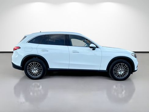 Used 2026 Mercedes-Benz GLC 300 image 2