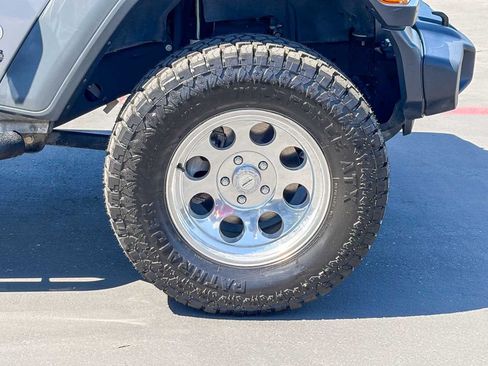 Used 2018 Jeep Wrangler Unlimited Sport AWD/4WD image 9