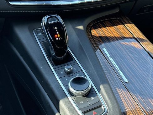 Used 2022 Cadillac Escalade Luxury image 24