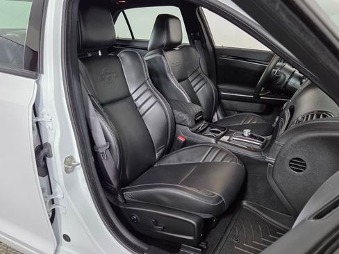 Used 2023 Chrysler 300 C image 36