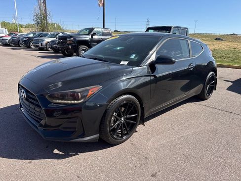 Used 2019 Hyundai Veloster 2.0 Premium FWD image 2