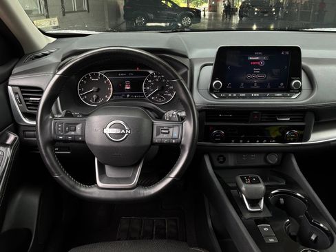 Used 2025 Nissan Rogue SV AWD/4WD image 14