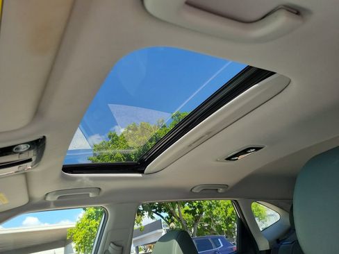 Certified 2024 Kia Seltos SX w/ SX Sunroof Package AWD/4WD image 8