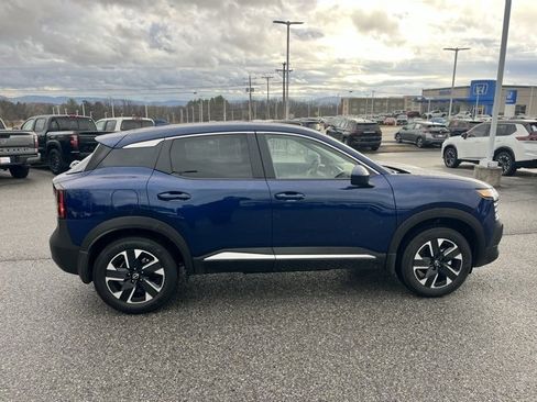 Certified 2025 Nissan Kicks SV image 8