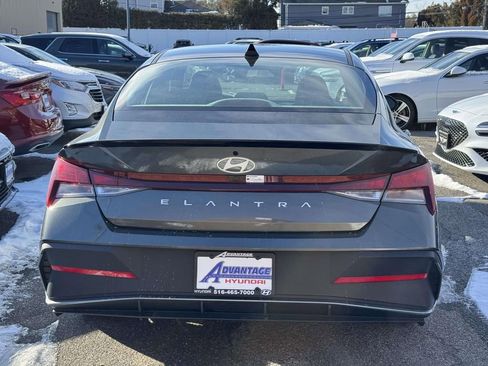 Certified 2025 Hyundai Elantra Sport image 9