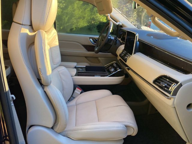 Used 2020 Lincoln Navigator Reserve w/ Luxury Package AWD/4WD image 36