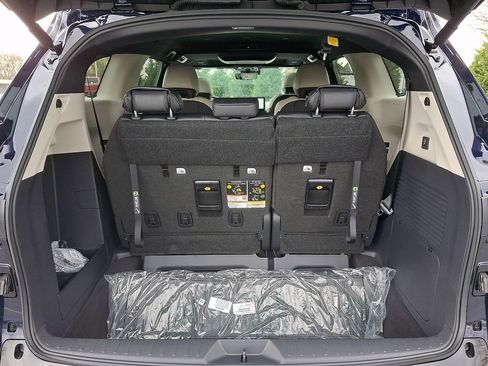 New 2026 Toyota Sienna Platinum image 21