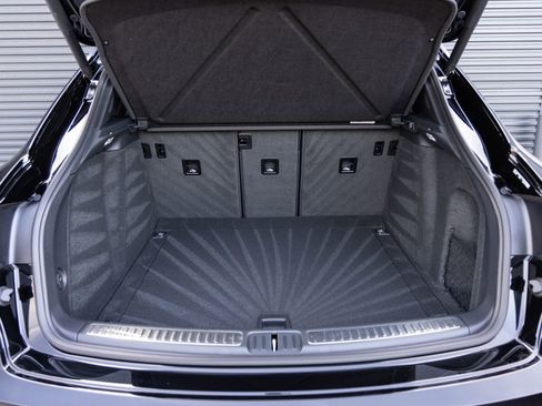 New 2026 Porsche Macan AWD/4WD image 29