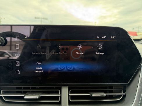 Used 2025 Chevrolet Trax LT image 21