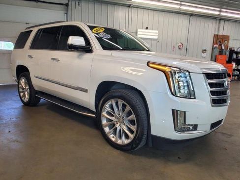 Used 2020 Cadillac Escalade Luxury AWD/4WD image 2
