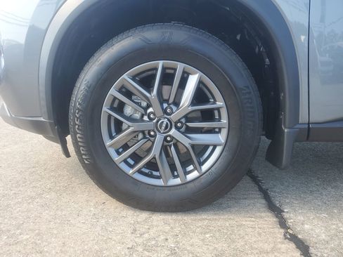 Used 2023 Nissan Rogue S FWD image 7