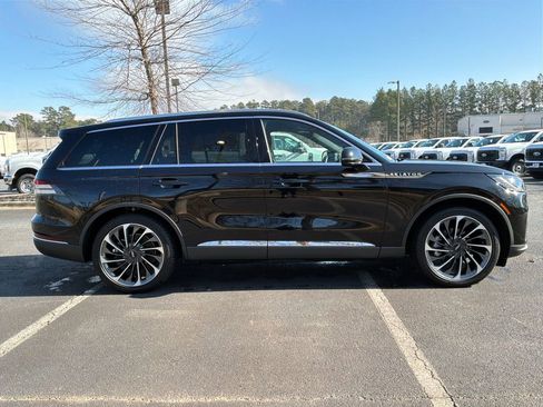 Used 2025 Lincoln Aviator Reserve w/ Illumination Package image 4