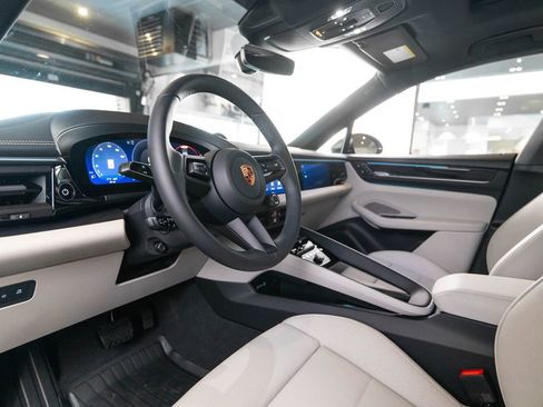 New 2026 Porsche Macan 4 Electric AWD/4WD image 4