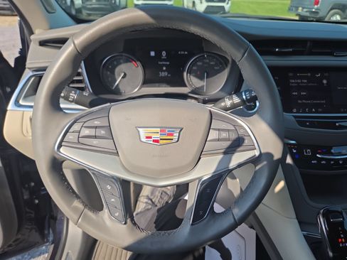Used 2021 Cadillac XT5 Premium Luxury FWD image 17