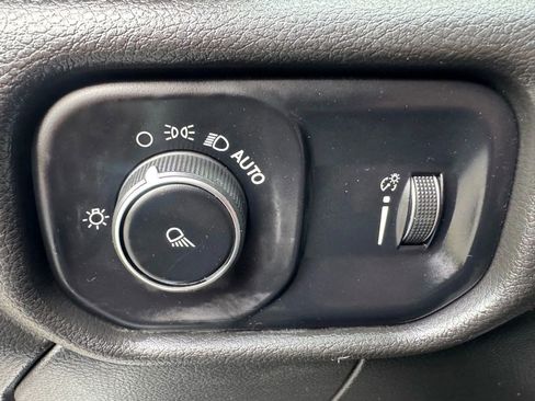 Used 2022 RAM 2500 Tradesman w/ Chrome Appearance Group image 13