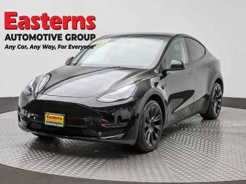 Used 2023 Tesla Model Y Long Range AWD/4WD image 1