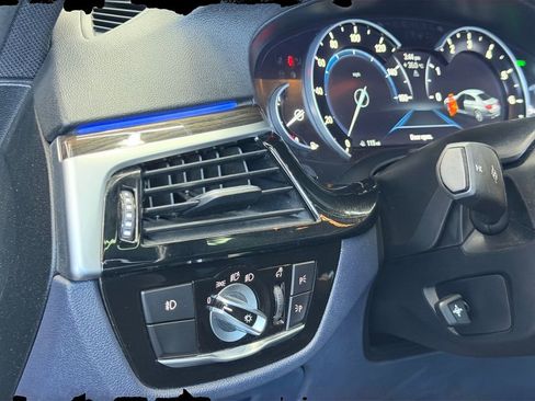 Used 2018 BMW 540i image 16