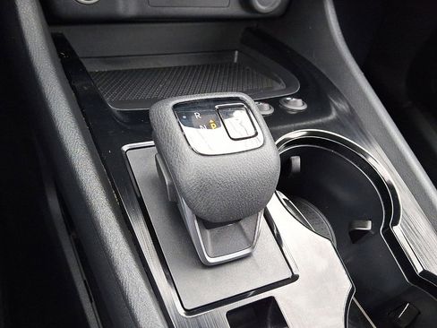 Used 2023 Nissan Rogue SV image 4