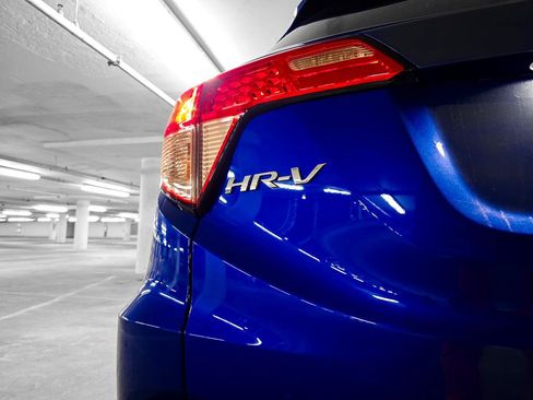 Used 2018 Honda HR-V LX image 10