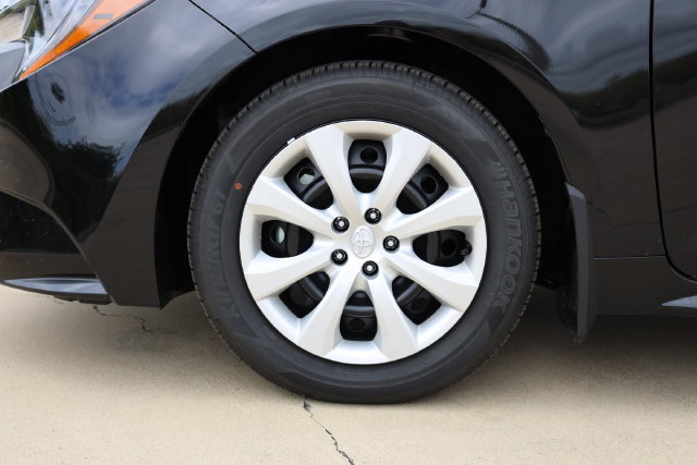 New 2026 Toyota Corolla LE FWD image 9