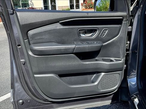 Certified 2025 Honda Pilot Touring image 22